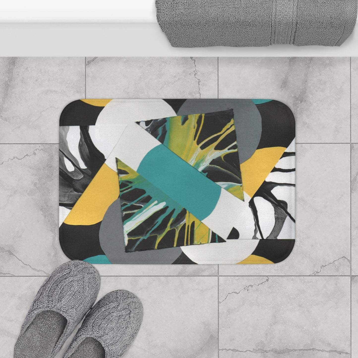 Abstract Modern Bath Mat – Stylish and Colorful Bathroom Decor
