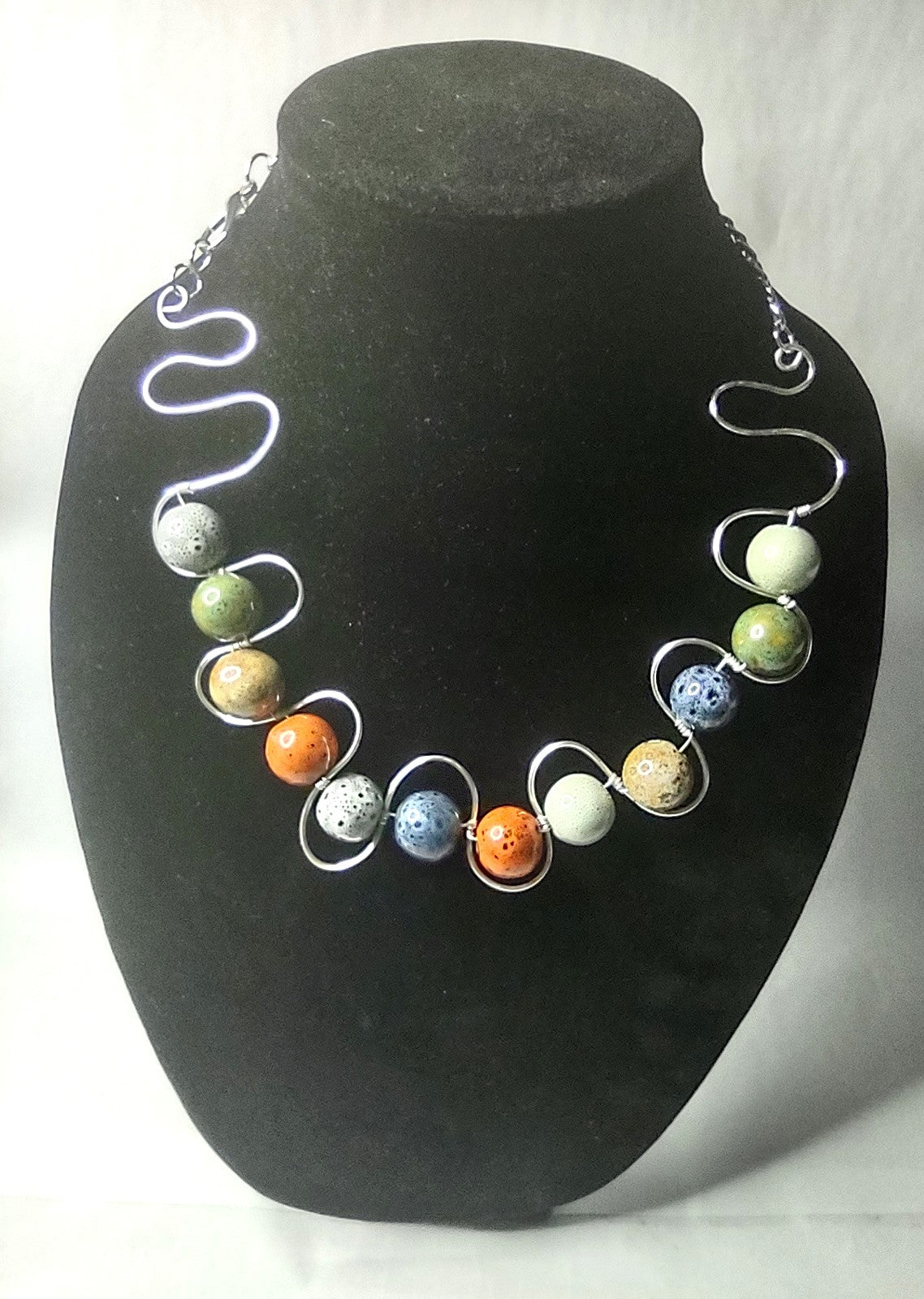 Ceramic Bead Curvy Necklace