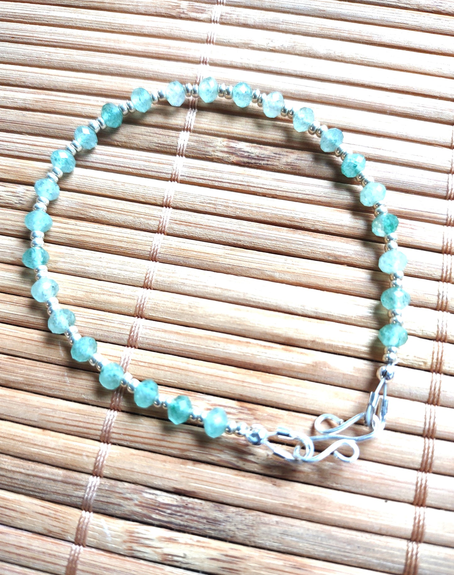 Green Strawberry Quartz & Seed Bead Braclet