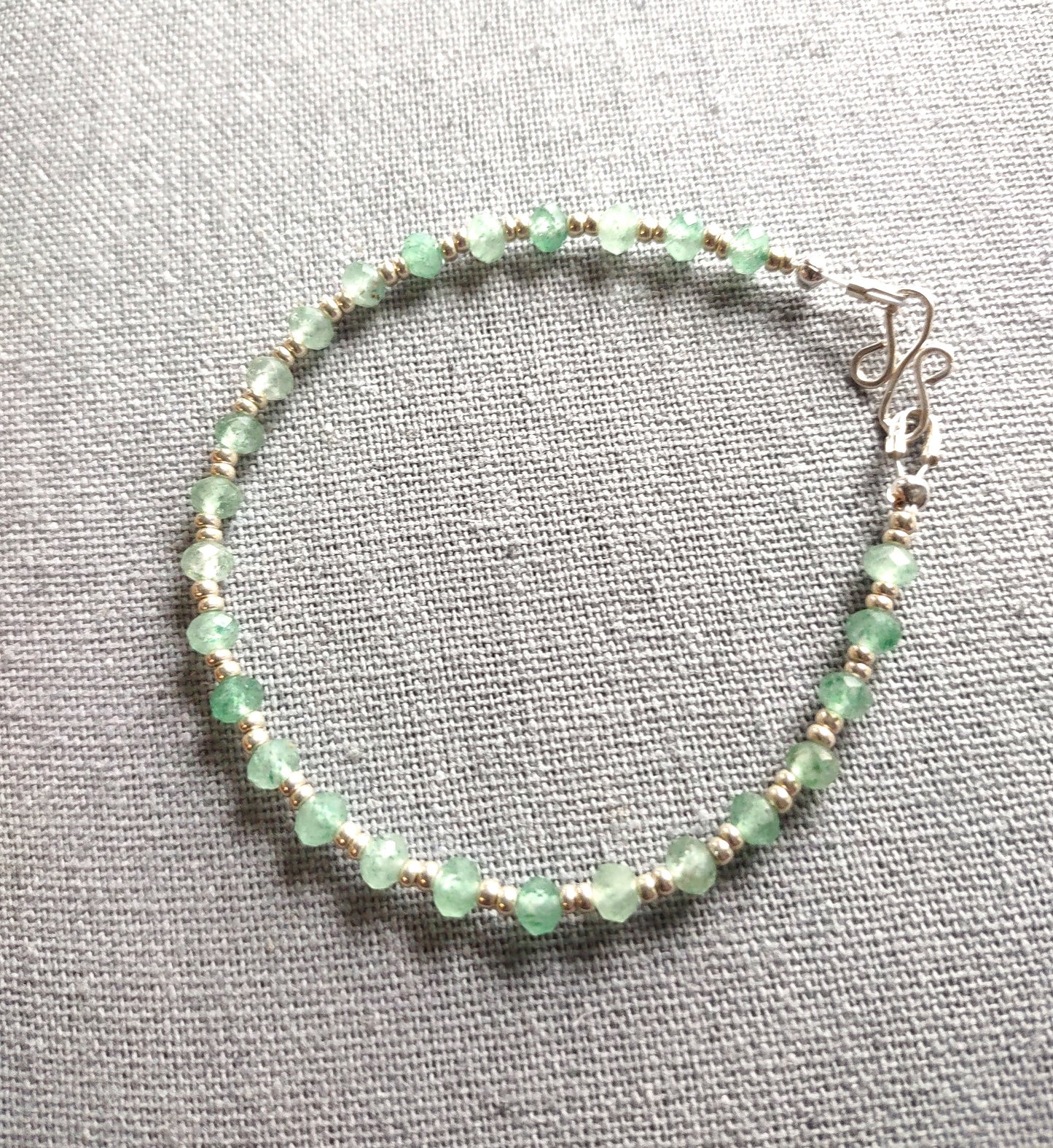 Green Strawberry Quartz & Seed Bead Braclet