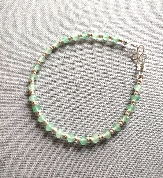 Green Strawberry Quartz & Seed Bead Braclet